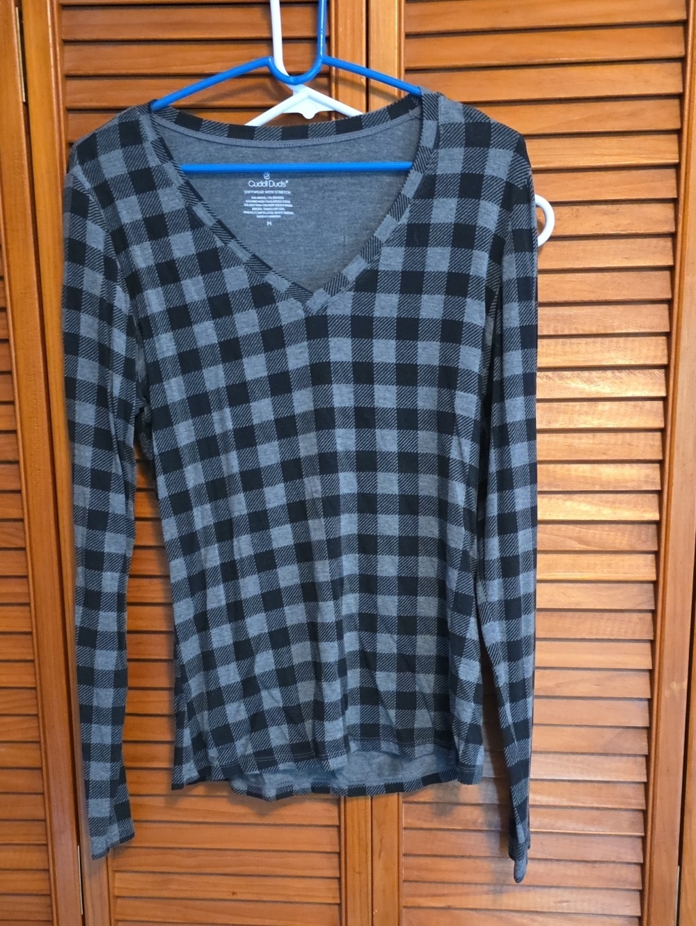 Cuddl Duds Black & Gray Buffalo Plaid V-Neck Long Sleeve Top